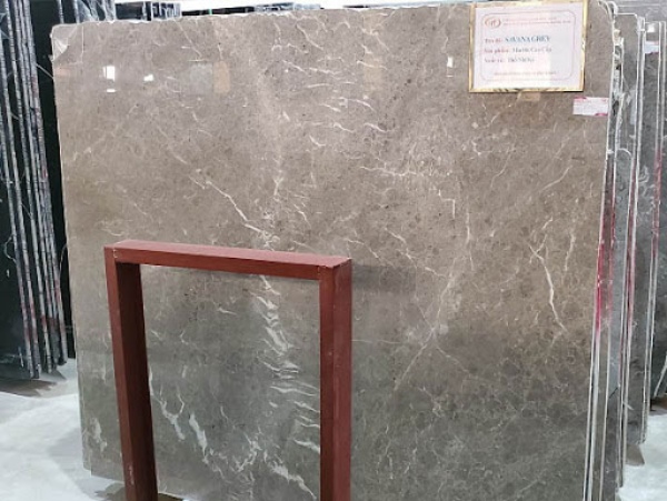 Savana Grey là loại đá marble có độ bóng bề mặt tương đối cao